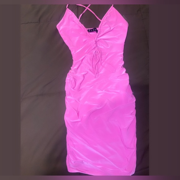 Pink bodycon dress - Picture 2 of 3